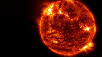 El descubrimiento del siglo: confirman qué hay en el interior del Sol y el hallazgo preocupa al mundo