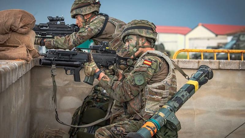 El Gobierno impulsa una inversión millonaria para reforzar la seguridad en bases del Ejército de Tierra en España y en misiones internacionales.