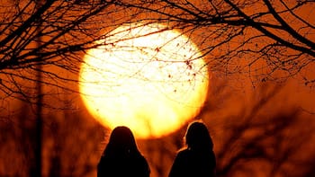 No será en junio | El día más corto del año caerá en diciembre: esta es la hora exacta en que ocurrirá