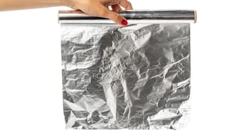 Cómo se usa el papel aluminio más allá de la cocina: aplicaciones prácticas que casi nadie conoce