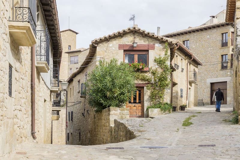 Sos del Rey Católico fue lugar de origen de un rey y escenario de famosas películas.