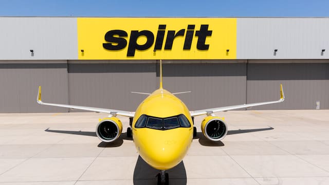 Spirit Airlines cesa operaciones: El colapso de su modelo ‘low cost’... y sus efectos en México