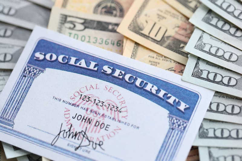 La Administración del Seguro Social explica a través de su página web cómo varían los documentos que se deben presentar para solicitar una Tarjeta de Seguro Social, dependiendo del estatus migratorio de quien haga el trámite.