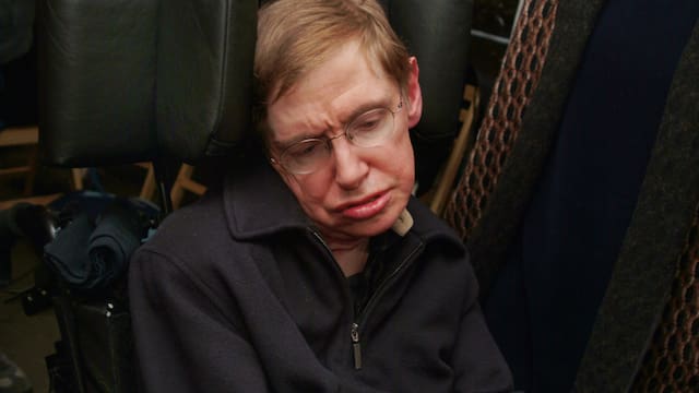 Stephen Hawking, científico y físico: “No es necesario invocar a Dios para encender la mecha y darle inicio al Universo”