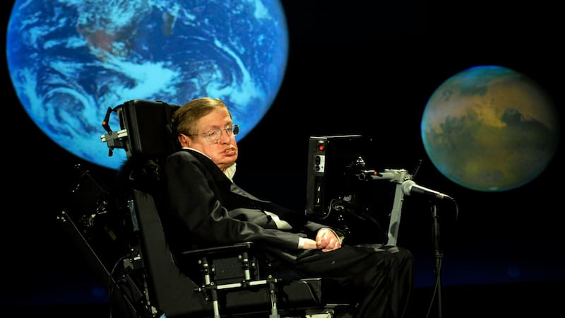 Hawking no hablaba de un apocalipsis repentino, sino de un colapso anunciado: superpoblación, consumo energético descontrolado y un planeta incapaz de disipar el calor generado por su propia civilización. Fuente: archivo