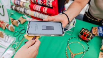 ¿Tu celular como terminal? El truco de Stori que usan en Azcapotzalco para vender más sin efectivo