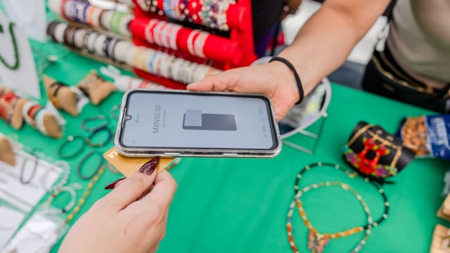 ¿Tu celular como terminal? El truco de Stori que usan en Azcapotzalco para vender más sin efectivo