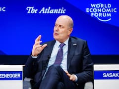 En un debate intenso sobre la regulación de la IA, Sturzenegger reveló su plan para Argentina