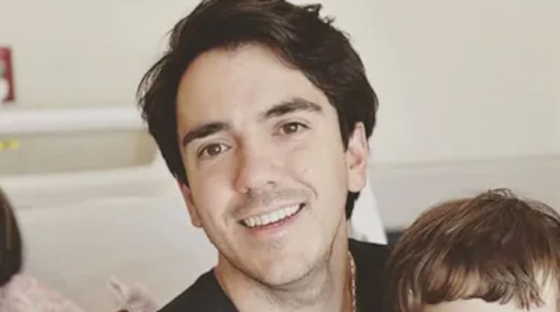 Su historia rompe con el destino que parecía marcado dentro del empresariado mexicano. Aunque forma parte de una de las familias más influyentes del país, decidió alejarse del poder económico para enfocarse en su pasión.