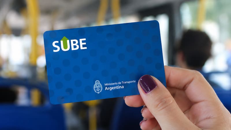 Si te depositan la AUH podes activar un descuento extra en la tarjeta SUBE.