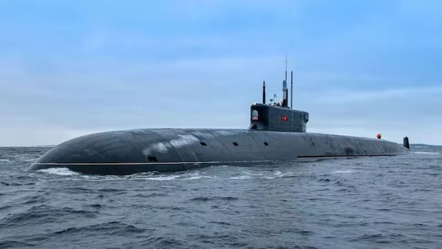 Tensión mundial: el ejército militar más fuerte del planeta se prepara para dominar el océano y estrena un mega submarino