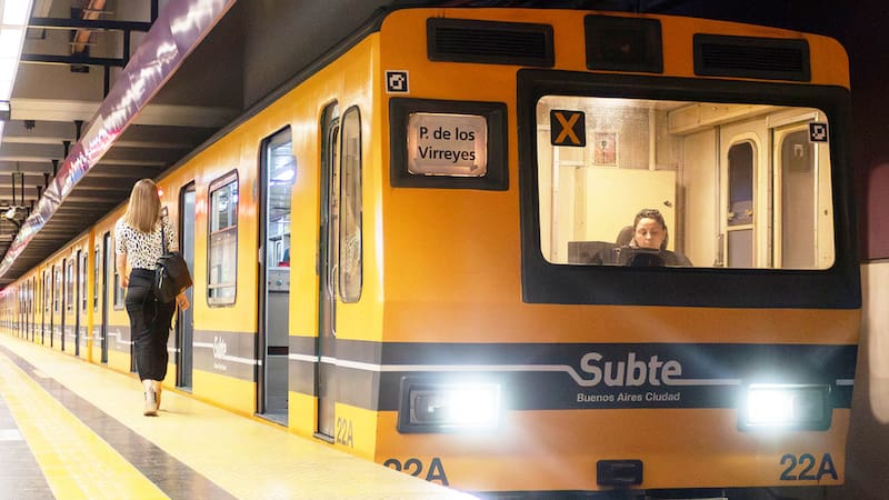 Cuenta DNI permite viajar gratis en subte y colectivos del AMBA.