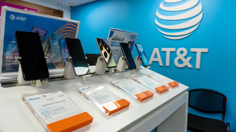 Sucursal de AT&T en el Centro Comercial Zentrika.