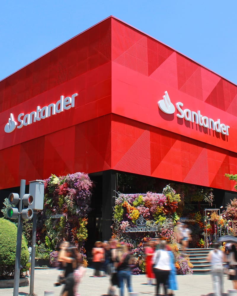 El banco Santander anunció el horario de los sábados para atención presencial a sus clientes: más de 264 sucursales abrirán