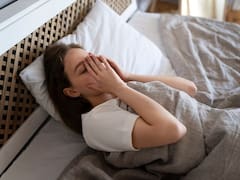¿Dormís ocho horas y seguís cansado? Una experta en sueño revela por qué el horario para acostarse es clave