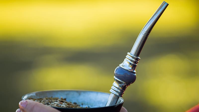 Sumergir la bombilla del mate en agua hirviendo y bicarbonato de sodio: para qué sirve y por qué lo recomiendan
Fuente: Shutterstock