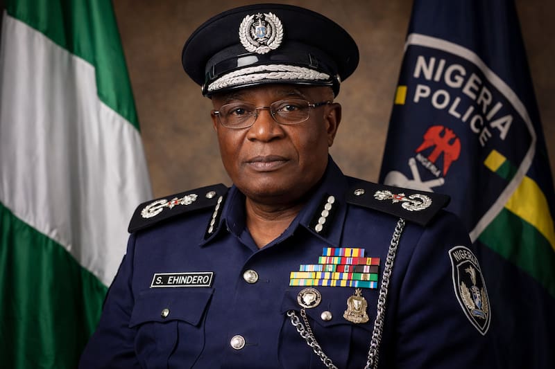 Sunday Ehindero, ex Inspector General de la Policía de Nigeria. Fuente: IA.