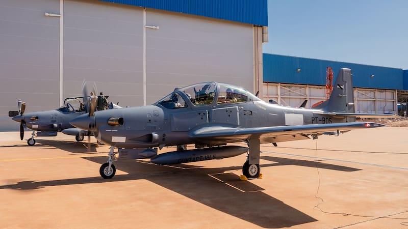 Los dos primeros aviones de combate Super Tucano de Uruguay.