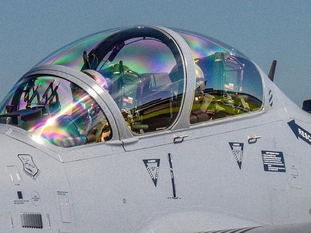 Se rearma la “Suiza de América Latina”: el poderoso avión de combate que suma a su fuerza aérea