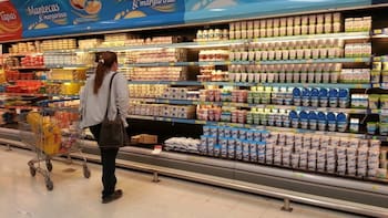 El consumo no levanta cabeza: las ventas cayeron en junio tanto en supermercados como en mayoristas