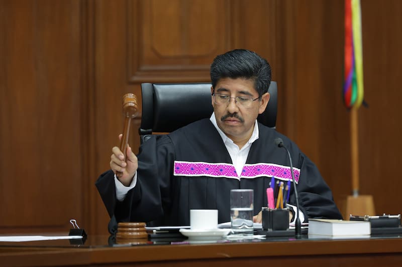 Ministro Hugo Aguilar Ortiz es Licenciado en Derecho por la Universidad Autónoma “Benito Juárez” de Oaxaca (UABJO).