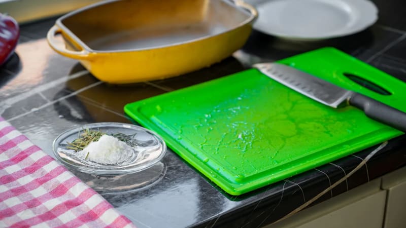 Tabla de plástico para cortar alimentos