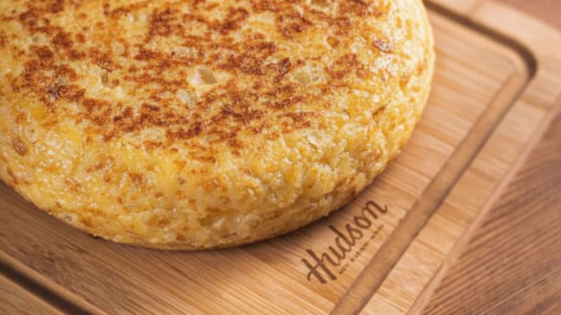 Foto: Hudson, editada con IA por El Cronista.