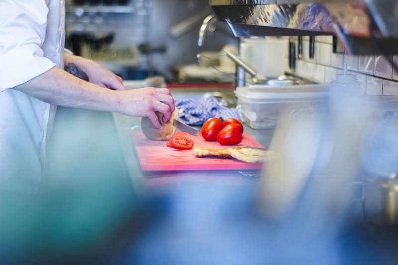 Tabla para cortar alimentos.