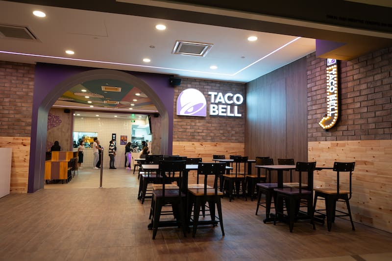 La investigación sobre el posible brote de ciclosporiasis mantiene bajo la lupa a Taco Bell.