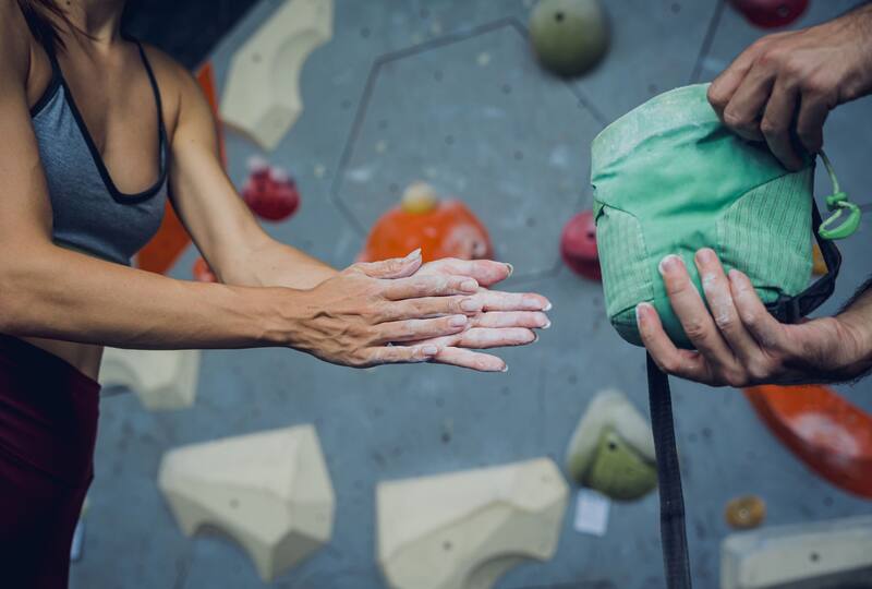 El talco es utilizado para diferentes actividades de la vida diaria. (Foto: Shutterstock).