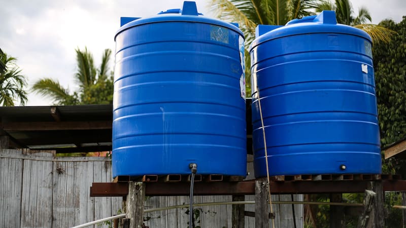 Servicio de pipas de agua gratuita en México. Fuente: Shutterstock