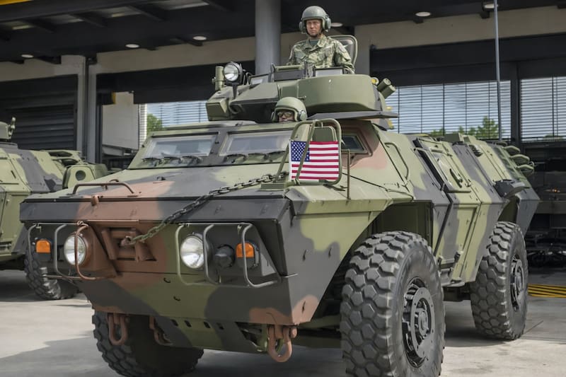 El presidente Donald Trump firmó la medida como parte de la Ley de Autorización de Defensa Nacional (NDAA), eliminando la obligación de registrarse manualmente. Fuente: archivo.