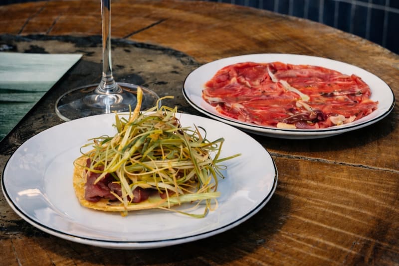 Tapa española con Jamón Crudo
