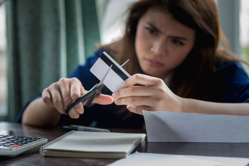 No tires tus tarjetas de crédito y débito vencidas: podrías tener un tesoro oculto durmiendo en tu cajón (Fuente: Archivo).
