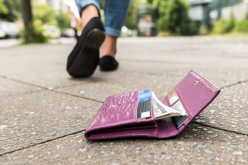 Perder la tarjeta de crédito o débito: a quién llamar, cómo bloquearla y qué no hacer en la desesperación.