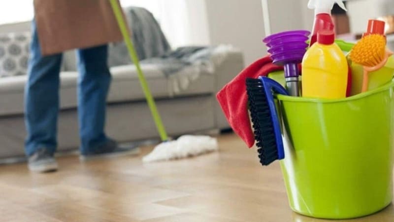 El incremento impacta tanto a quienes trabajan tiempo completo como por días en los hogares (Fuente: archivo).