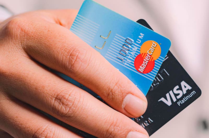 México bajará las comisiones de las tarjetas bancarias de Visa y Mastercard