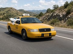 Un pedazo de tela blanca colgando de la ventana de un taxi: para qué sirve y cuál es su significado