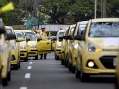 Gobierno Petro ofrece hasta 52 millones de pesos a taxistas que cambien su vehículo por uno eléctrico