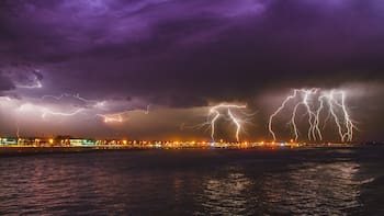 Llega un fuerte temporal a Colombia acompañado de tormentas eléctricas intensas: dónde se esperan los mayores diluvios