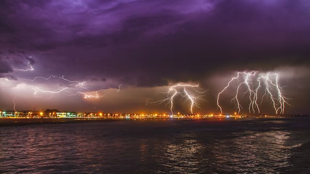 Llega un fuerte temporal a Colombia acompañado de tormentas eléctricas intensas: dónde se esperan los mayores diluvios