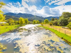 A sólo 50 kilómetros de Capital: el paraíso de aguas termales con más de 12 minerales, ideal para aliviar la artrosis y la mejorar la circulación