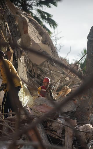 Venezuela refuerza las tareas de rescate con más de 1.600 especialistas tras el doble terremoto: Colombia se suma a la ayuda
