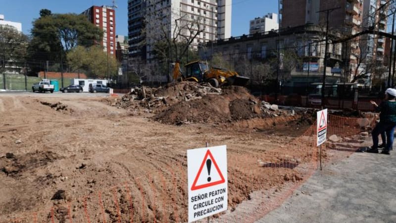 El nuevo espacio verde reordenará la circulación peatonal en uno de los nodos de transbordo más transitados del norte porteño.