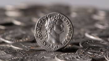 Hallazgo inédito: un arqueólogo aficionado descubrió en Alemania uno de los mayores tesoros conocidos de monedas romanas de plata