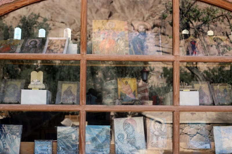 Es la biblioteca más vieja del mundo, se encuentra en el medio de las pirámides del Antiguo Egipto y posee los mejores libros (foto: Pexels).