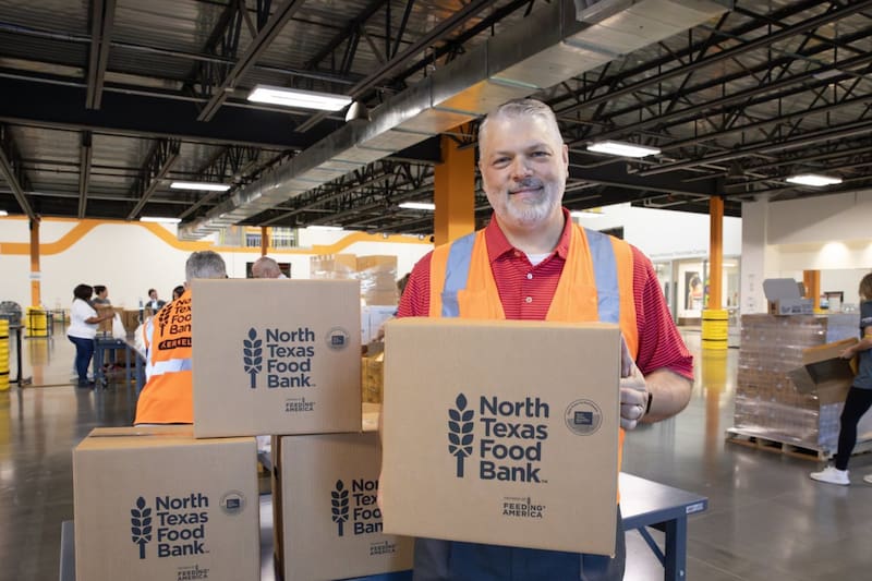 Las organizaciones que impulsan estos operativos, entre ellas North Texas Food Bank, coordinan con instituciones locales para ampliar el alcance de la ayuda. Imagen: archivo.