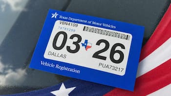 Anuncio oficial de Texas | Por decisión del Gobierno, los conductores tendrán prohibido renovar el registro si demoraron este trámite con su documento