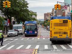 New York City opens a new busway: where it is, which route uses it, and when it operates