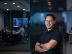 El fin de las aplicaciones tradicionales: por qué el futuro digital de las empresas se juega en un chat